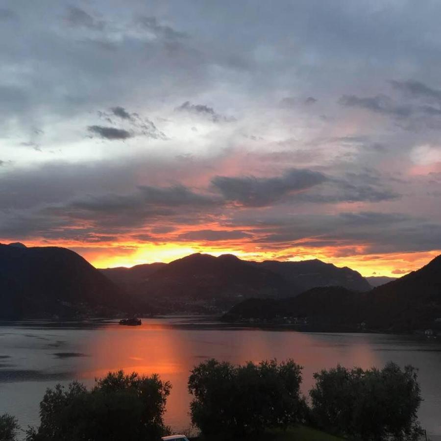 Appartamento Vista Lago D'Iseo スルツァーノ エクステリア 写真